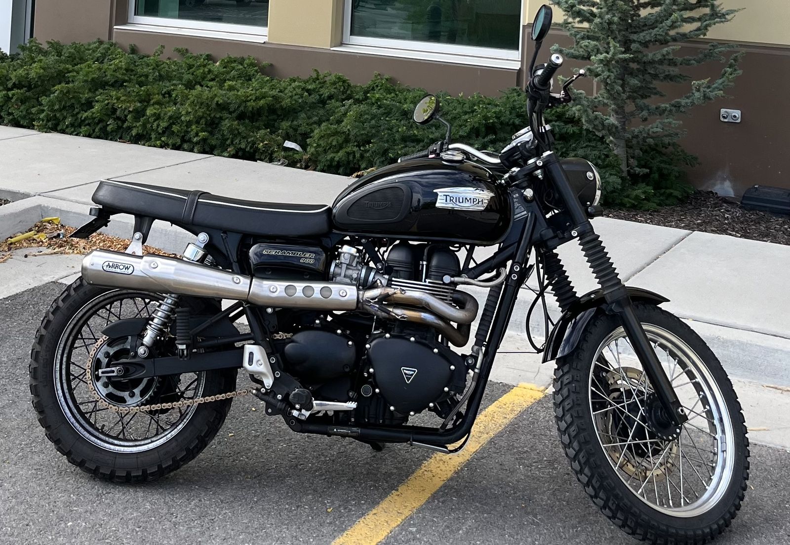 Triumph Scrambler 900 Motorcycle - Black, Arrow Exhaust