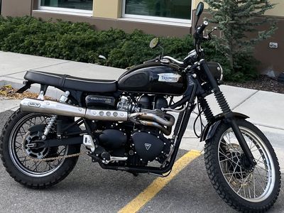 Triumph Scrambler 900 Motorcycle - Black, Arrow Exhaust