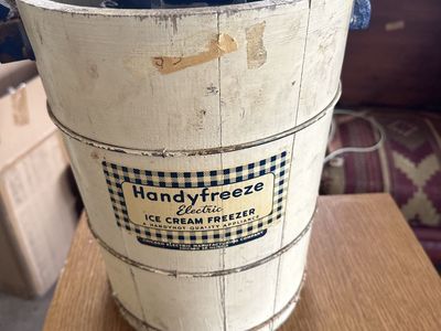 Handyman Electric ice cream maker