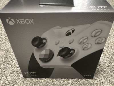 Xbox Elite Series 2 Core Wireless Controller - New in Box with Used Case/Accessories