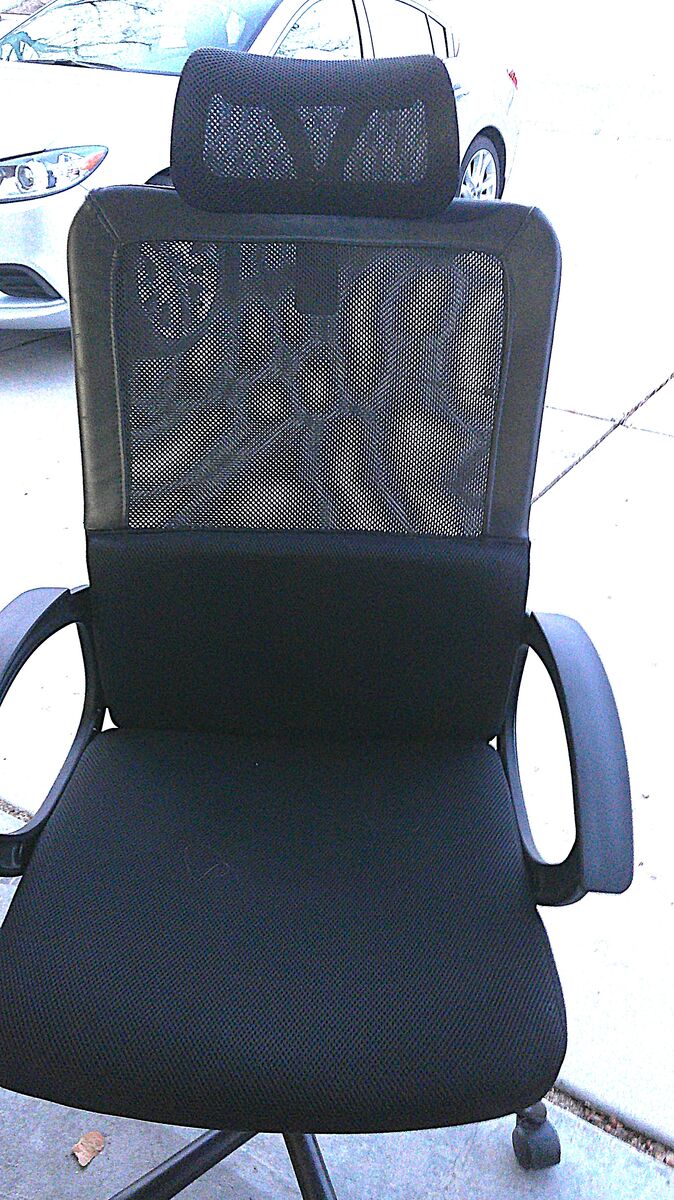COOL MESH OFFICE CHAIR-LIKE NEW