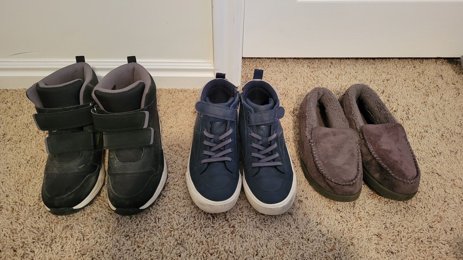 Boys Shoe Lot Size 6