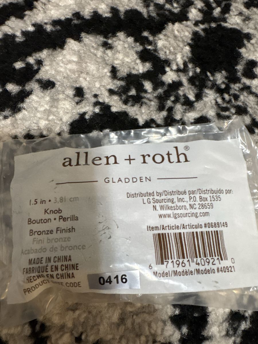 Allen + Roth Gladden 1.5 in Bronze Finish Cabinet Knob Model 40921 New. 40 available