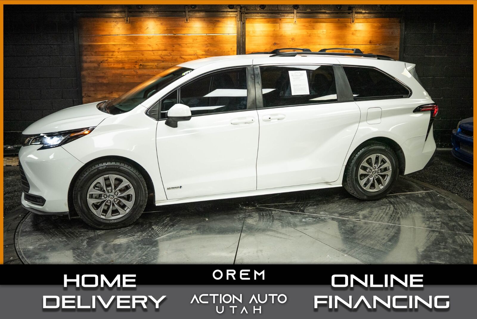 2021 TOYOTA SIENNA LE 8-Passenger