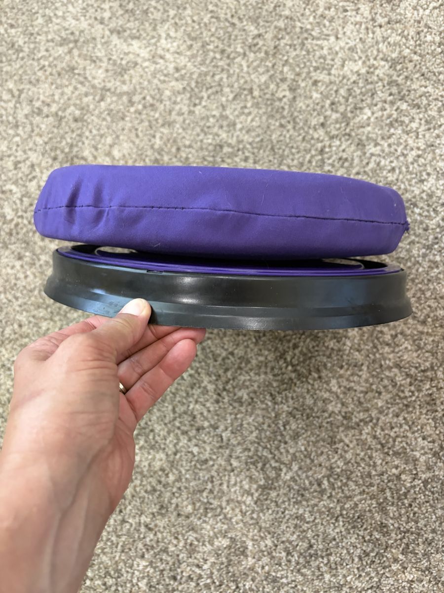 Screw on lid for five or 6 gallon bucket. Trek