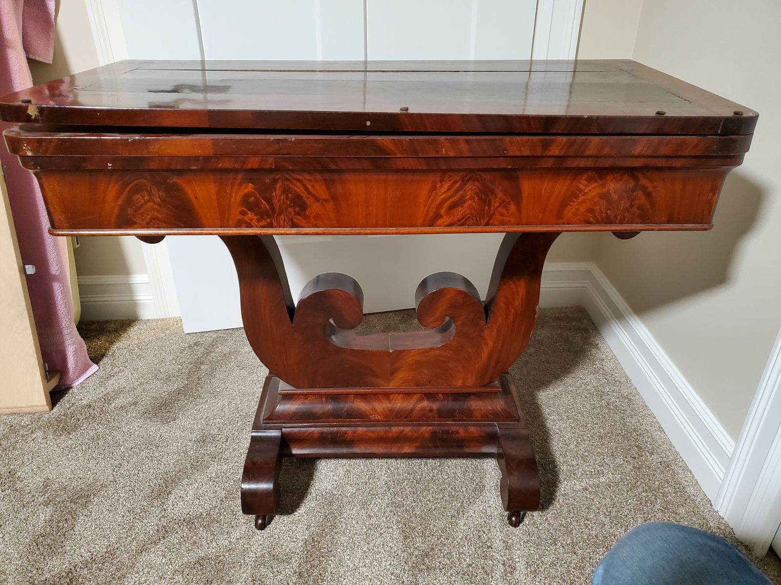 Main image 3