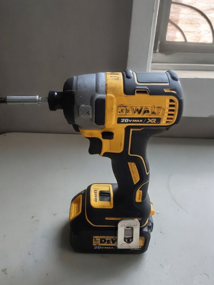 Dewalt DCF887 20V MAX XR 1/4" Cordless Impact Driver, Brushless OBO
