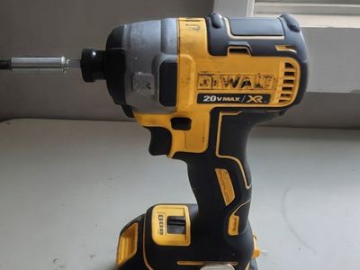 Dewalt DCF887 20V MAX XR 1/4" Cordless Impact Driver, Brushless OBO