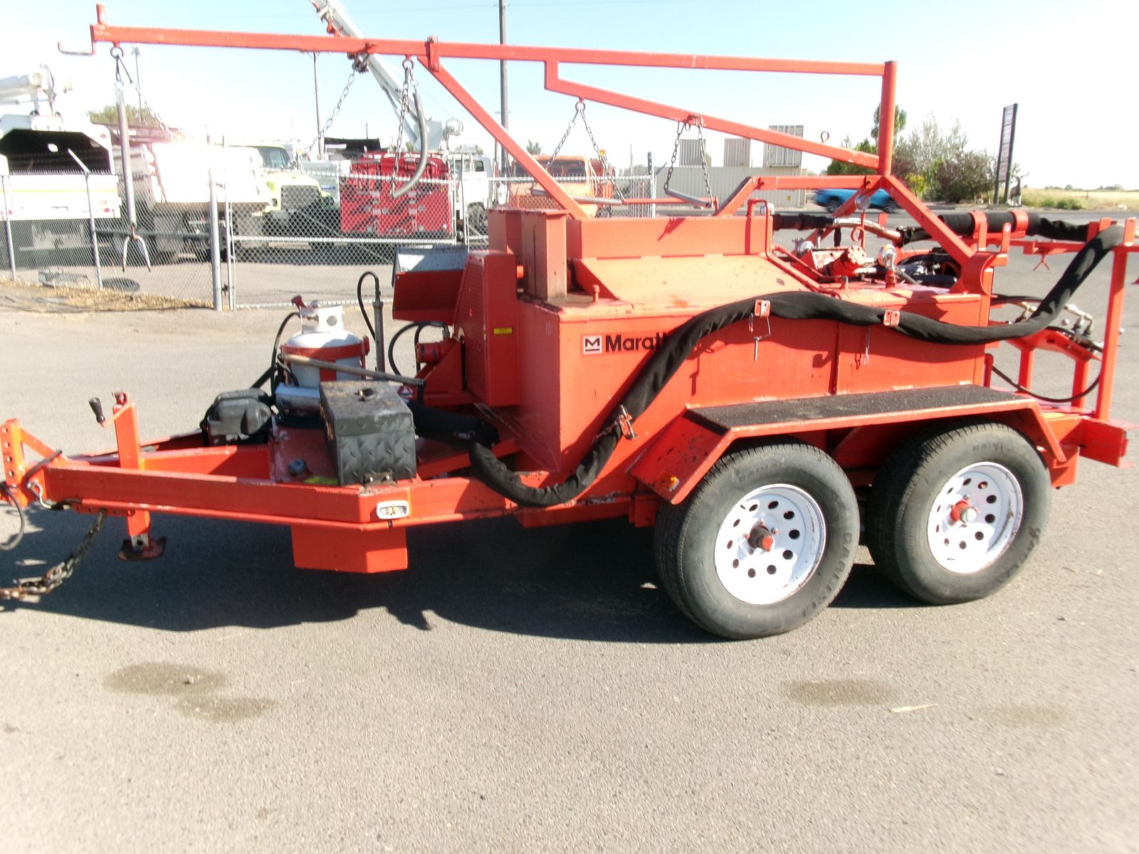2005 Marathon Kera 145/260 pavement crack sealer
