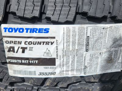 285/70r17 toyo open country at lll
