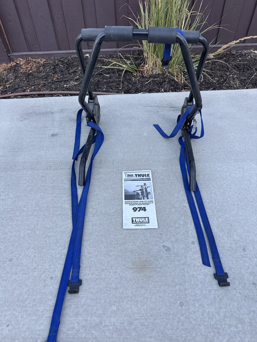 Thule 974 RMS Cruiser 2-Bike Trunk Mount Car Rack with Manual