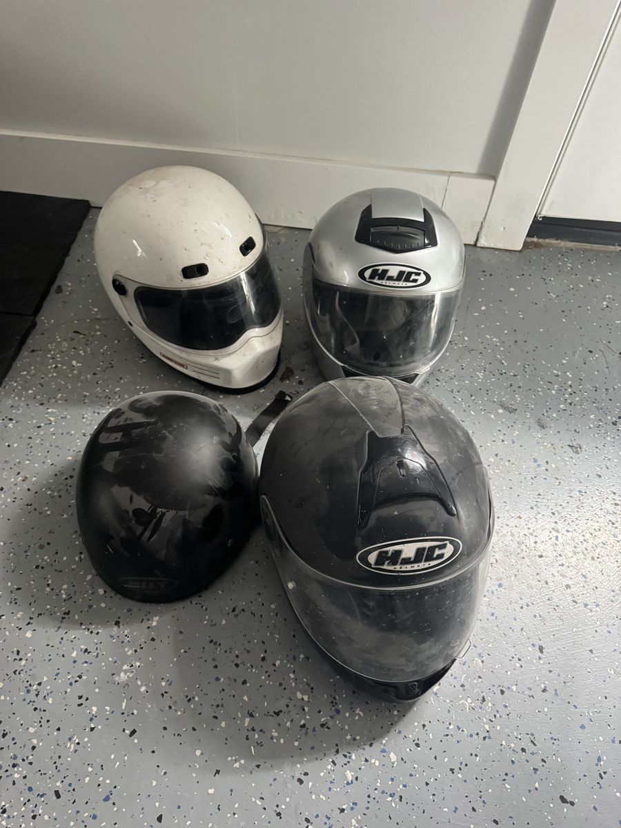 Motorcycle helmets including Simpson