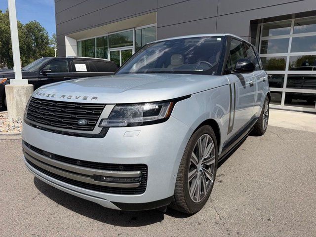 2023 Land Rover Range Rover P530 SE