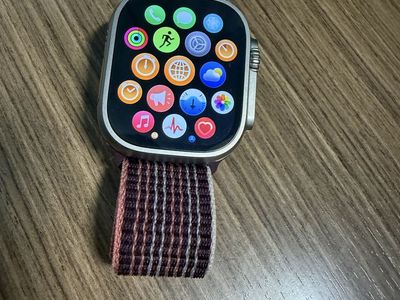 Apple Watch Ultra 2 Smartwatch 64 GB -Titanium