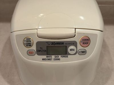 Zojirushi NS-MYC18 Rice Cooker White