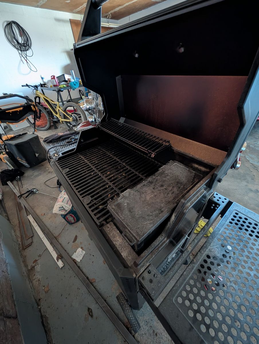 Masterbuilt Charcoal Grill & Smoker