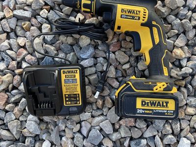 Dewalt 20v Drywall Screw Gun with 3.0ah battery/Charger