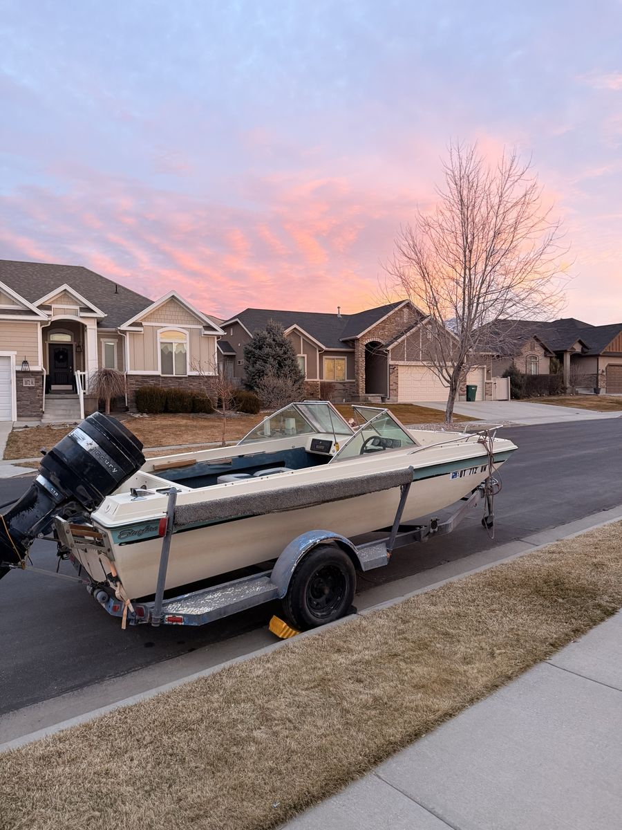1976 Starfire Boat