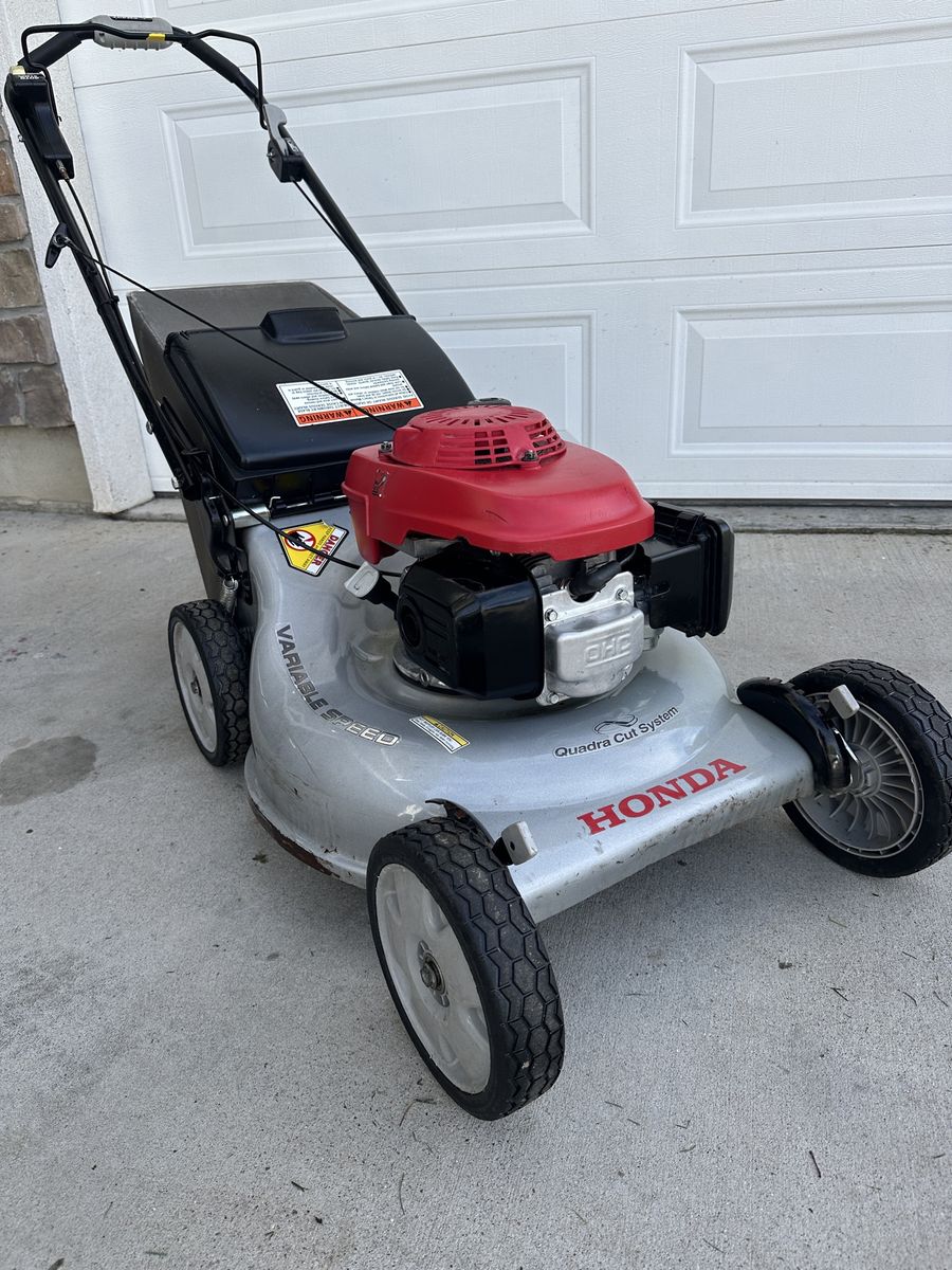 Honda Self-Propelled Lawn Mower (HRR216)