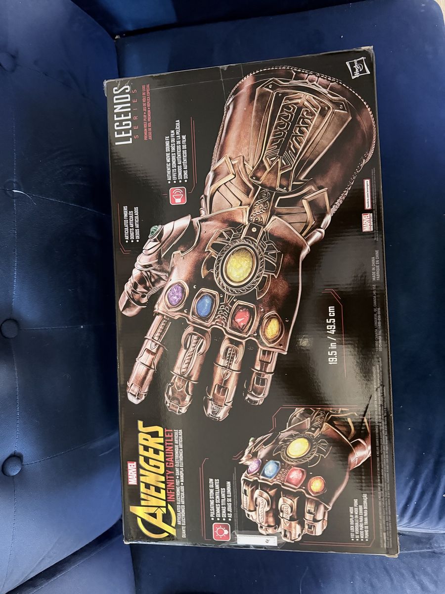 Marvel Legends Series Avengers Infinity Gauntlet Articulated Electronic Fist (New in Box)