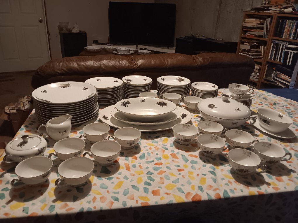 Vintage Seyei China Hand Painted Dinnerware Set Pattern 397 Japan $250 obo.