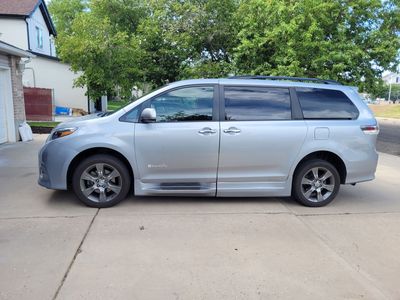 2015 Toyota Sienna SE 8-Passenger