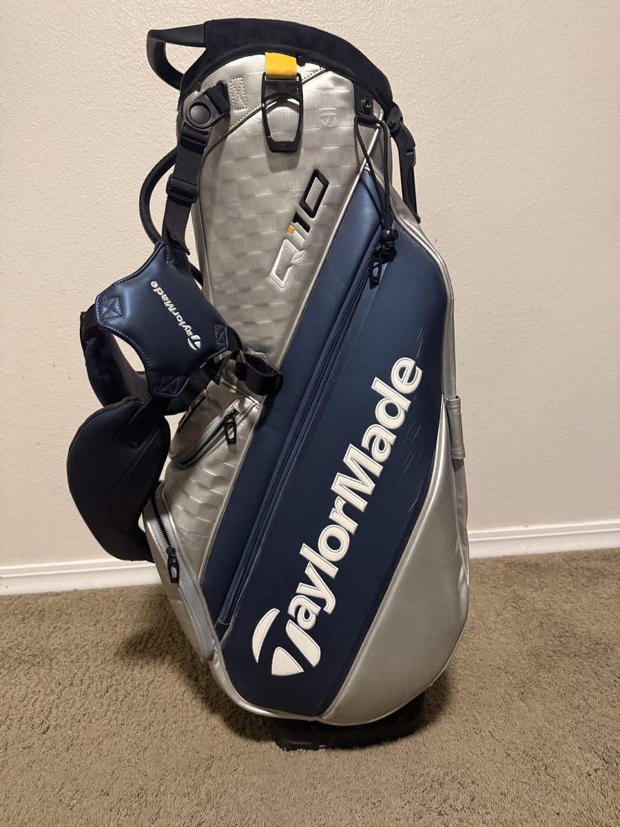 TaylorMade Staff Bag