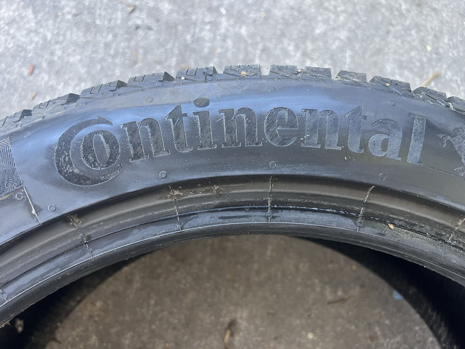 Continental Viking Contact 7 225/45R17 set of 2.