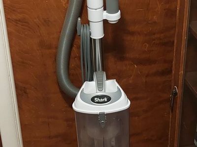 Shark Navigator Lift Away Vacuum Cleaner White