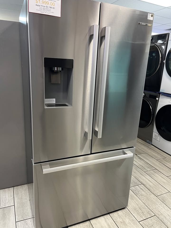 NEW BOSCH RERFRIGERATOR! 26cu ft French Door Counter Depth 500 Series