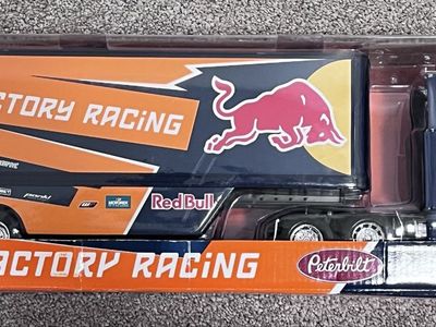 NewRay KTM Factory Racing Red Bull Peterbilt Toy Truck 1:32 Scale Model Hauler