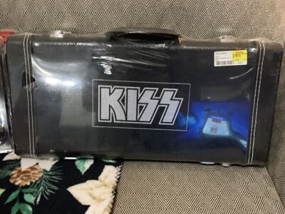 Kiss Memrobilia