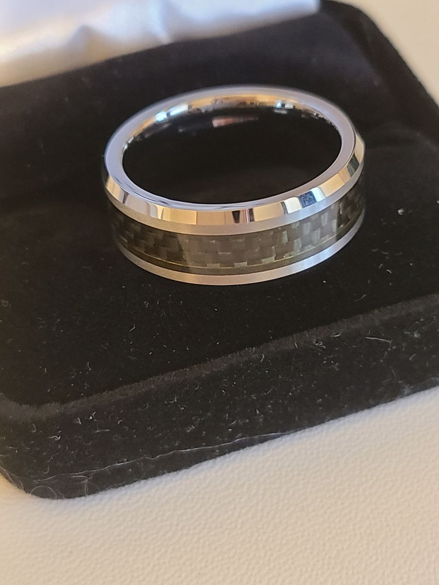 Men’s wedding band for sale