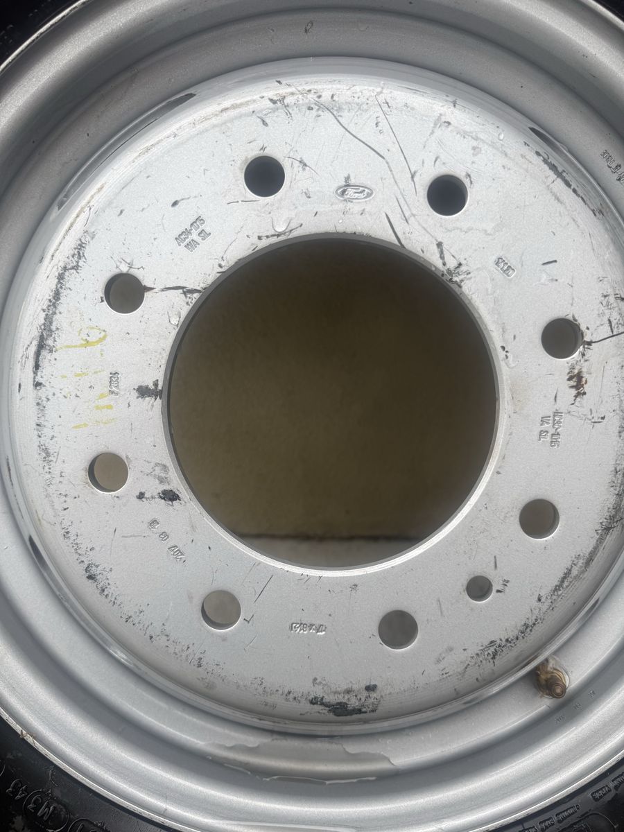 Main image 3