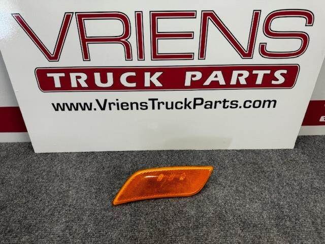 P541212100R PETERBILT TURN SIGNAL LAMP RH