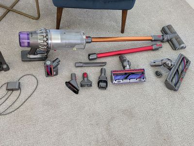 Dyson SV29 with attachments (not working)