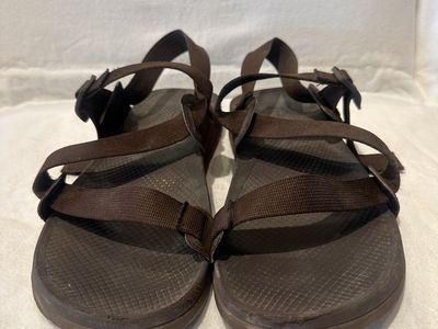 Chaco men’s size 13 brown summer sandals