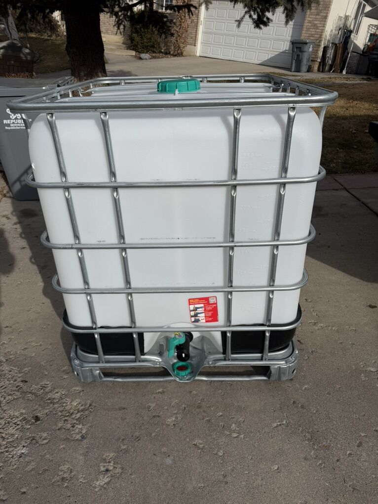 Water Storage Tote-food grade 275 Gallon