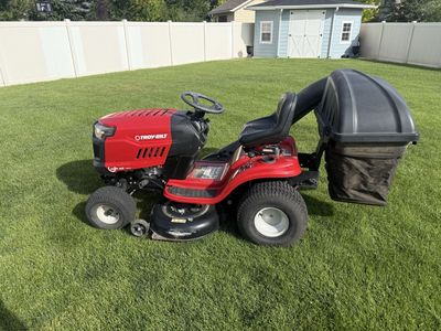 Troybilt Riding lawnmower w/ Bagger