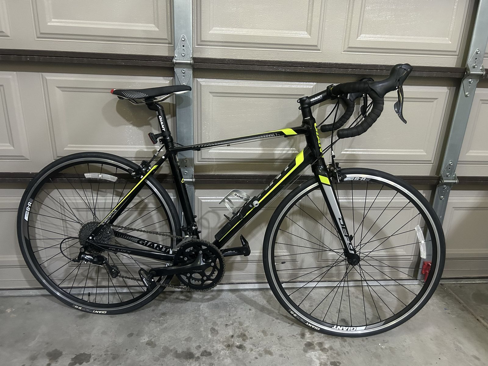 Giant Defy 3 - Road Bike - Mefium