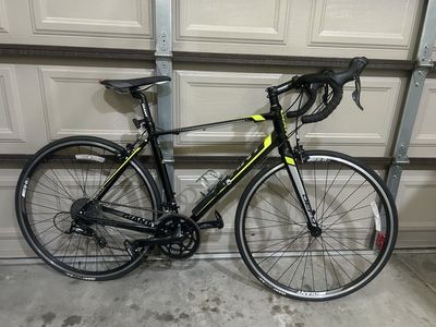 Giant Defy 3 - Road Bike - Mefium