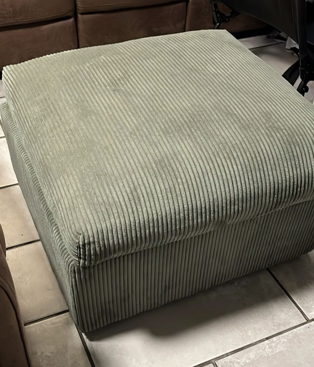 Nice Green Comfy Suede Ottoman