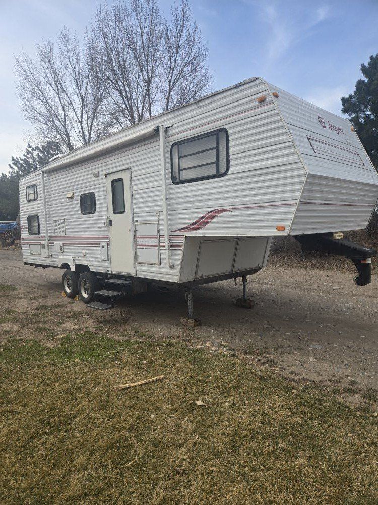 26' Gooseneck Jayco Camp Trailer