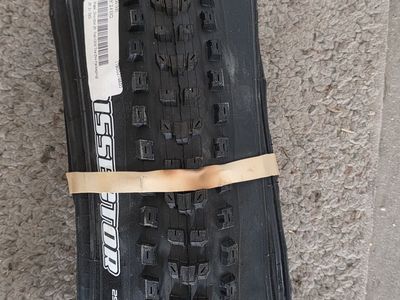 Maxxis Dissector tire, 29X2.4