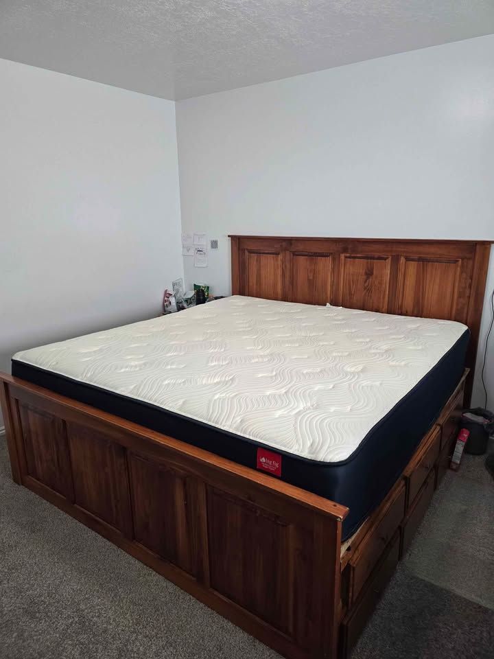 King Mattress - Big Fig Premium Hybrid Mattress (2022)