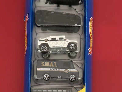Hot Wheels 1997 Police Force Five Car Set, #17461.