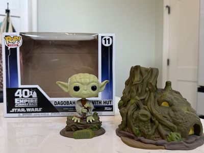 Funko Pop! Town Star Wars: Empire Strikes Back 40th Ann. Dagobah Yoda with Hut #11 Vinyl Figure