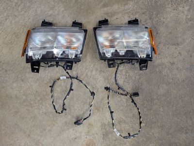 Jeep Wrangler JL/JLU front turn signal assembly with side markers - Halogen