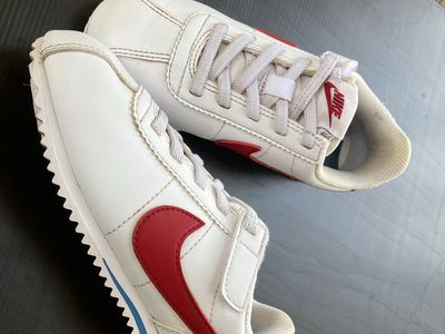 Nike Cortez Basic SL Kids Sneakers - Size 11C White/Red/Varsity Royal (DM0951-115)