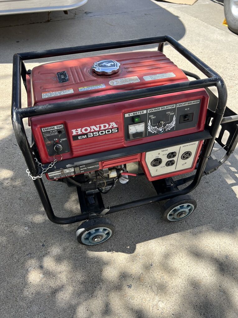 Honda EM 3500S  It Works Very Good